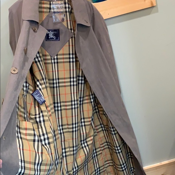 BURBERRY MEN’S COAT - Picture 15 of 15